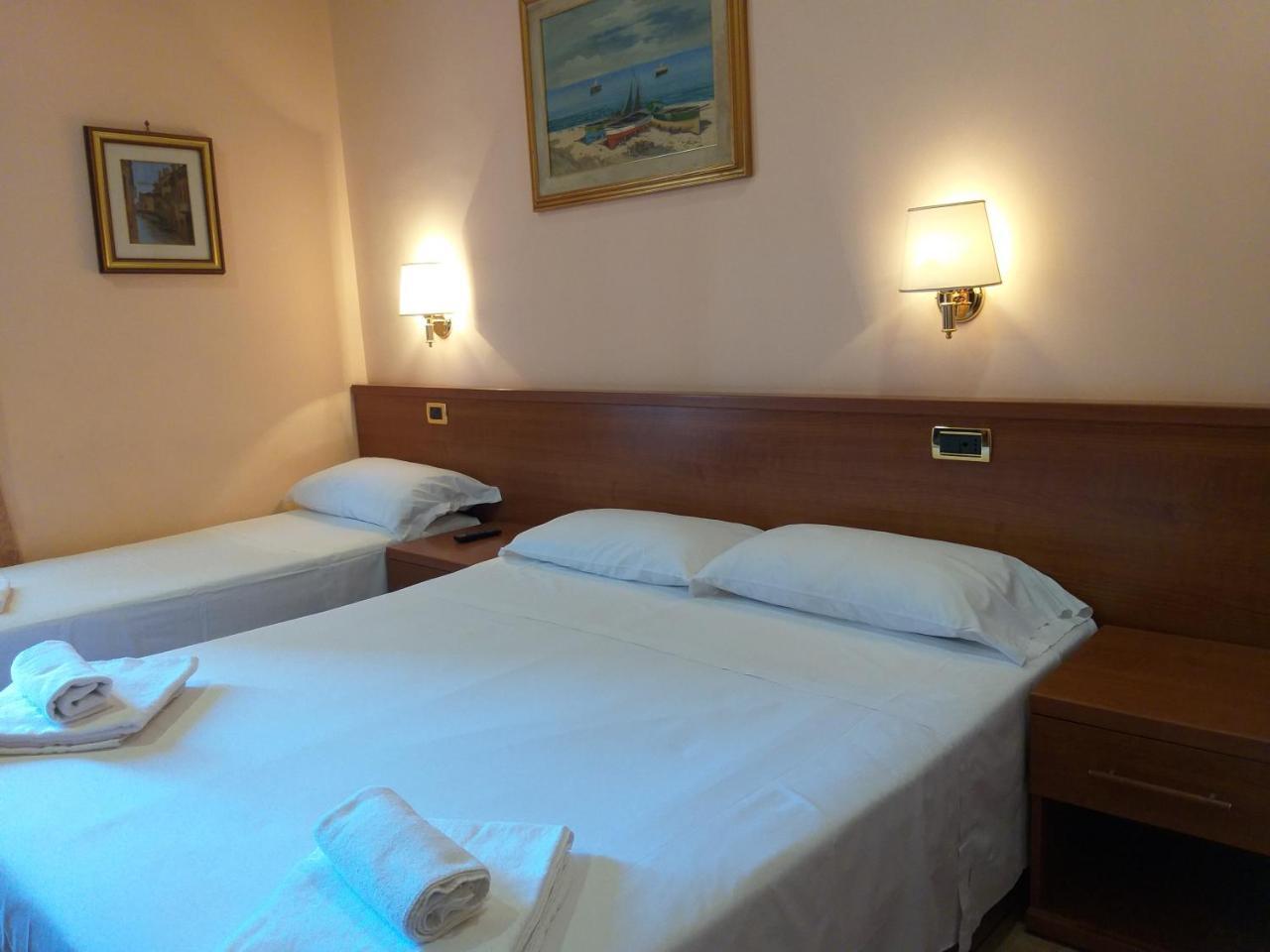 Alex City Inn III Roma Esterno foto
