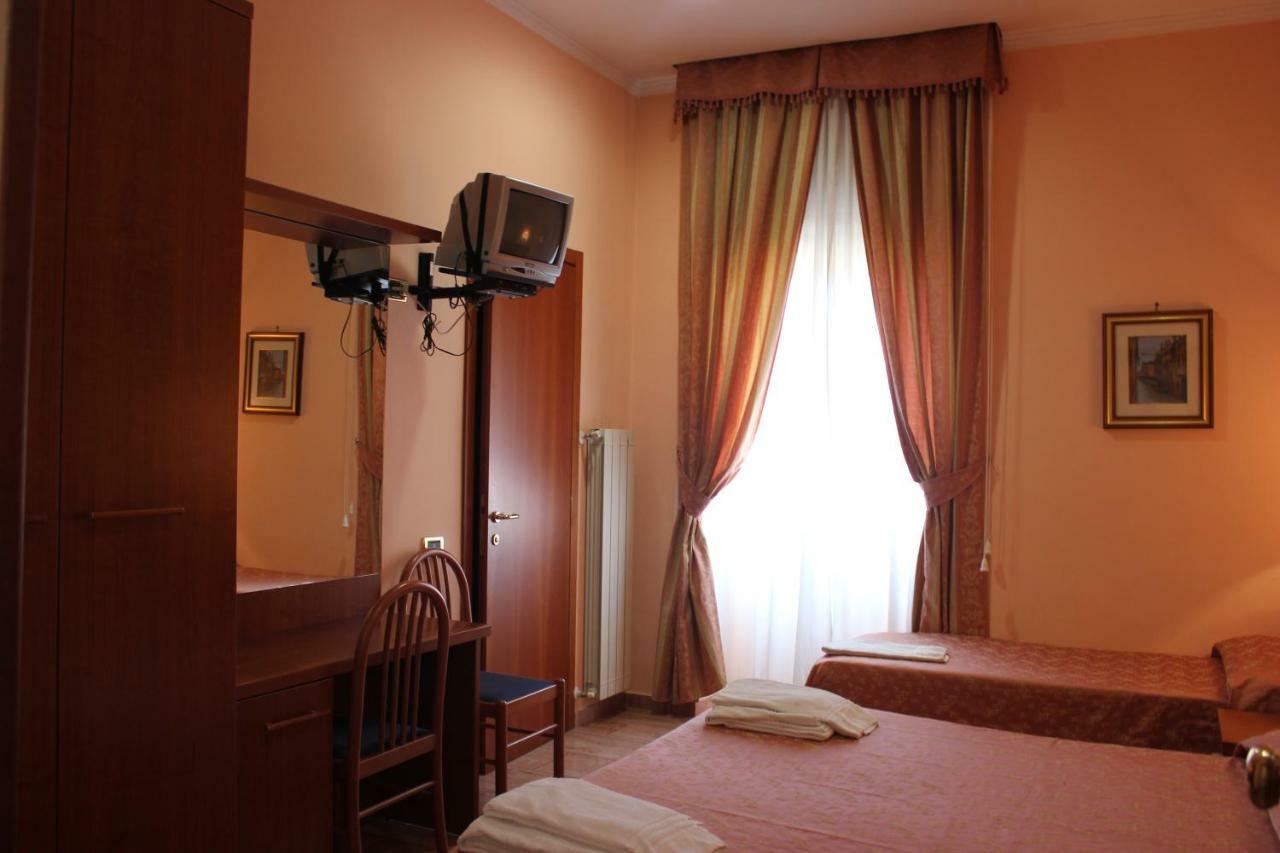 Alex City Inn III Roma Esterno foto