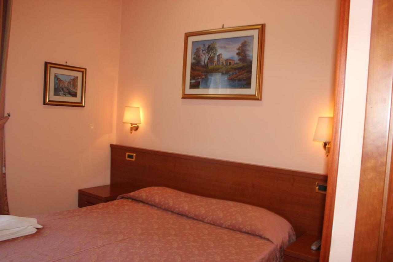 Alex City Inn III Roma Esterno foto