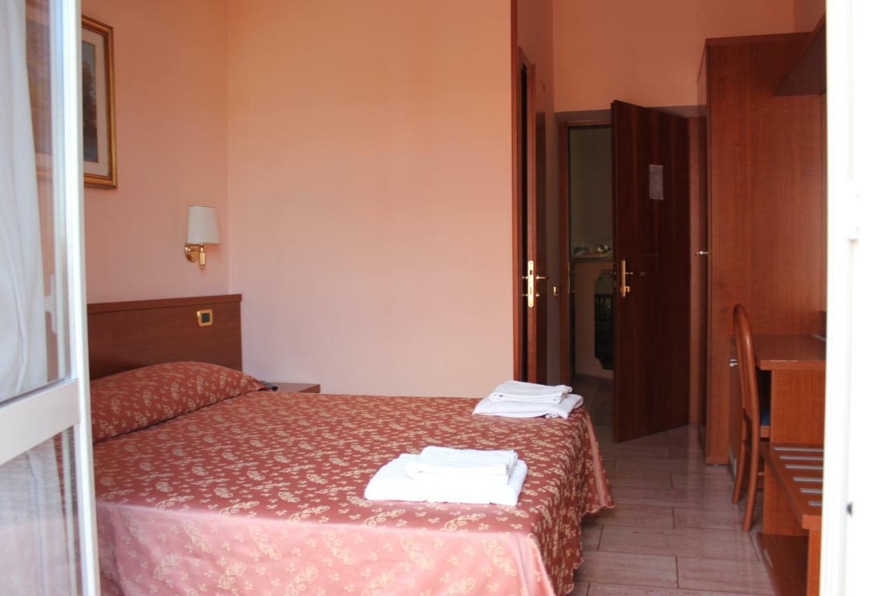 Alex City Inn III Roma Esterno foto