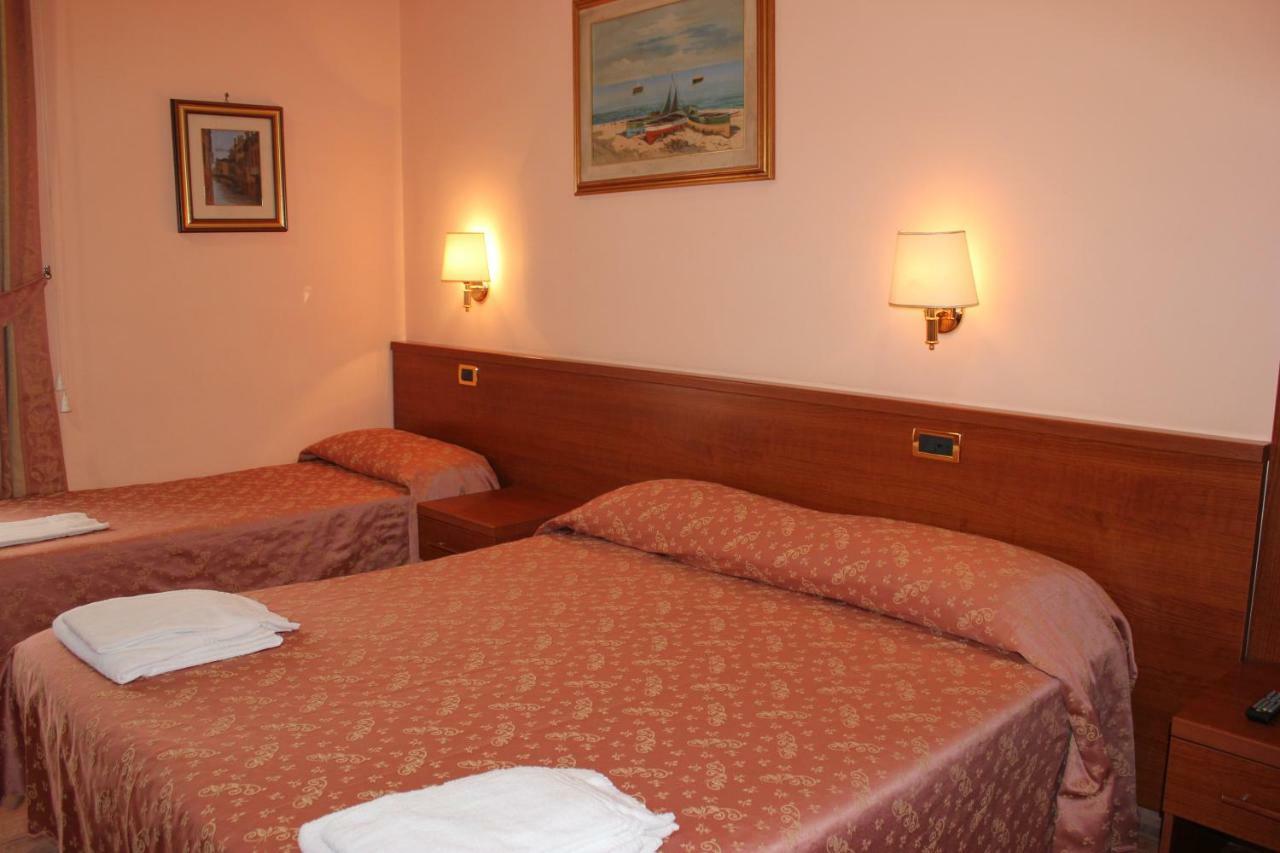 Alex City Inn III Roma Esterno foto